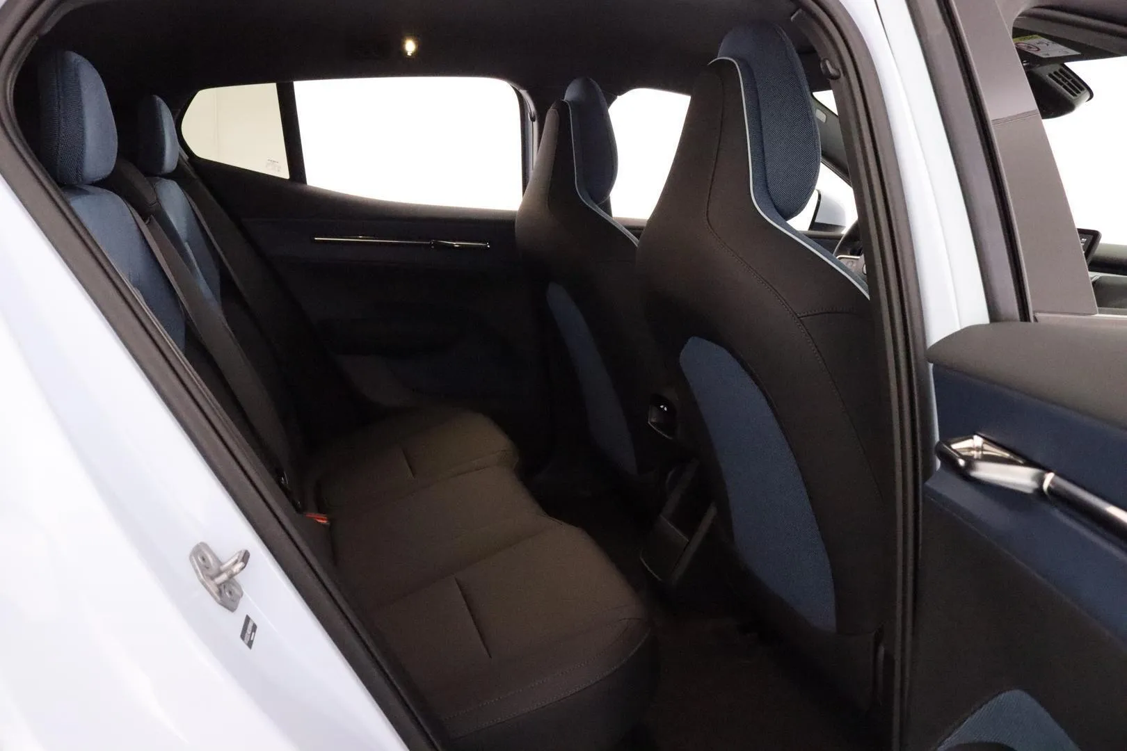 VOLVO EX30 JNO-560 carousel image