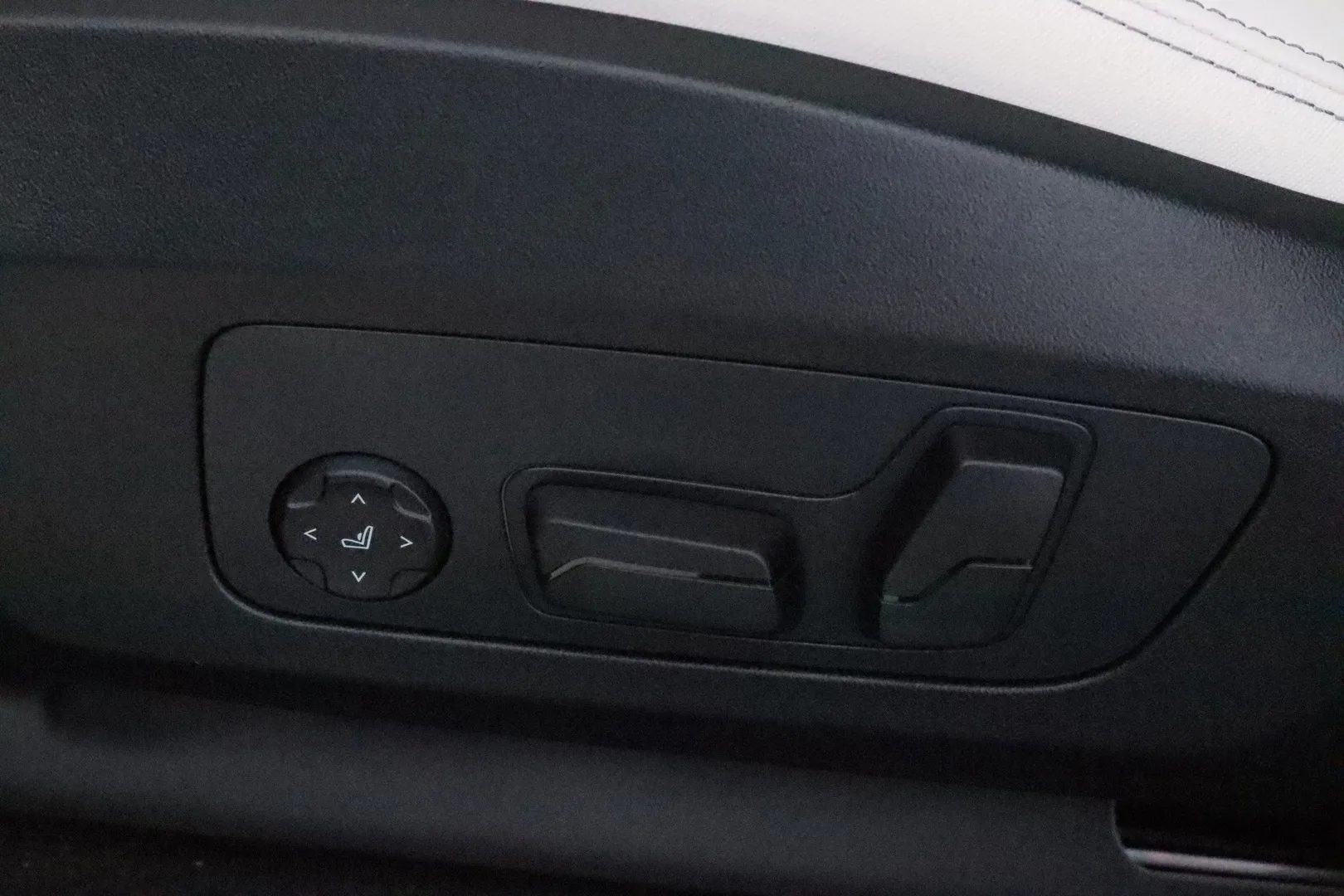 BMW iX2 FSL-859 carousel image