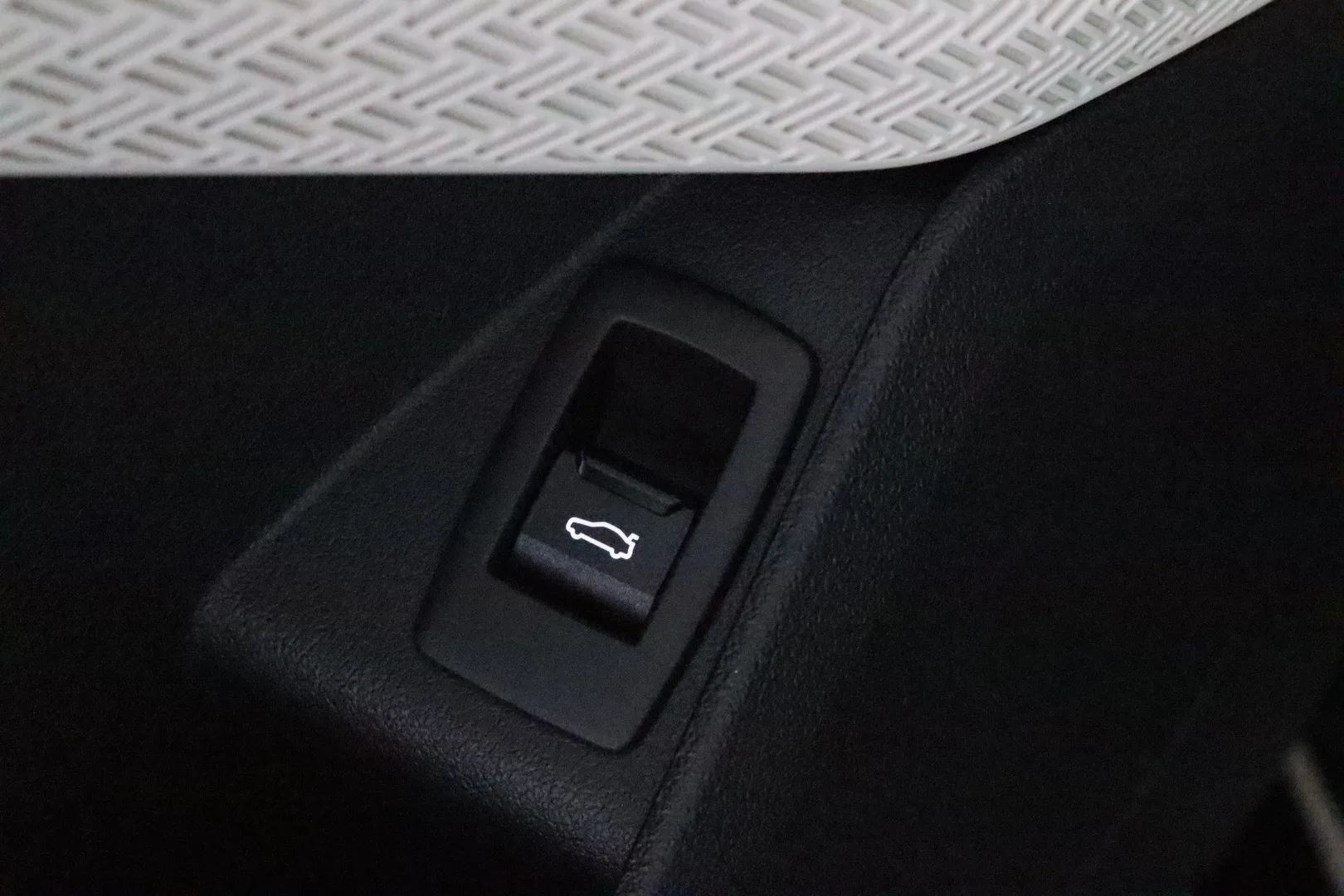 BMW iX2 FSL-859 carousel image