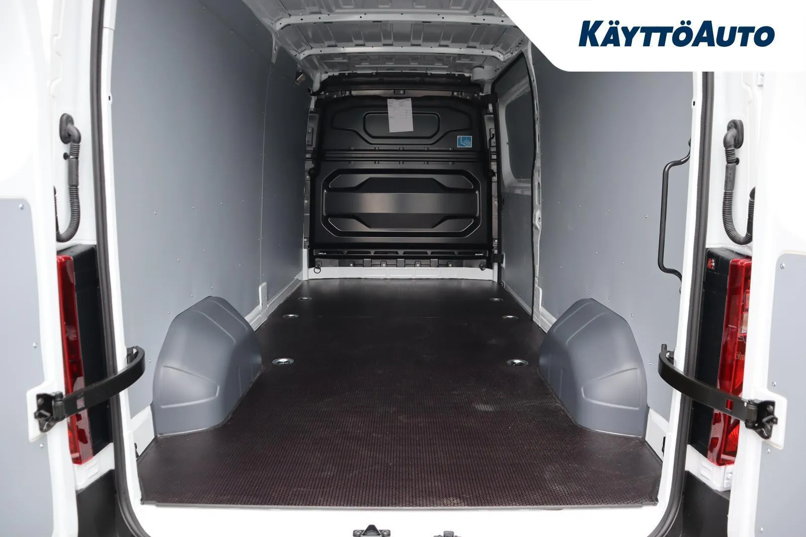 Nissan Interstar FSR-909 carousel image