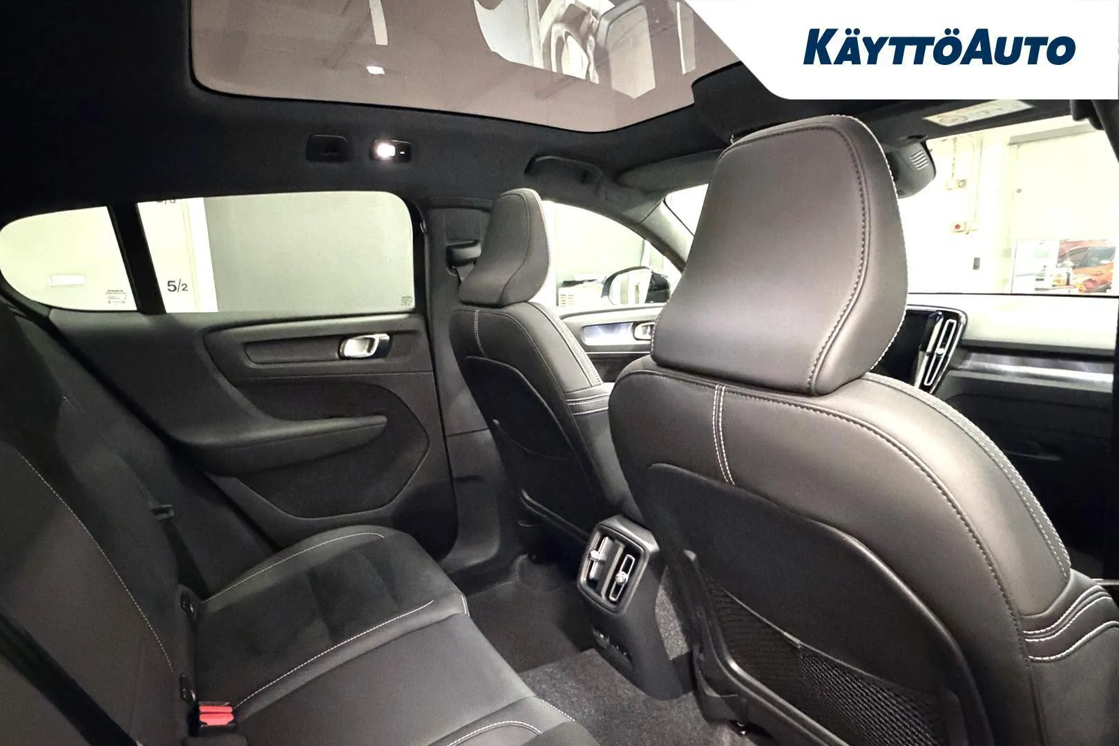 VOLVO EC40 NOH-268 carousel image