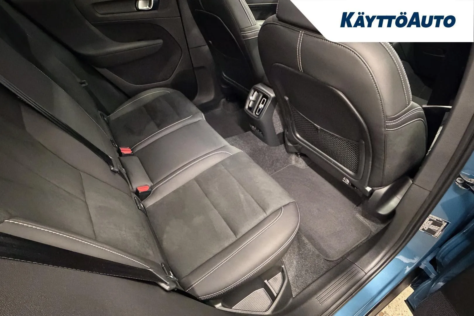 VOLVO EC40 NOH-268 carousel image