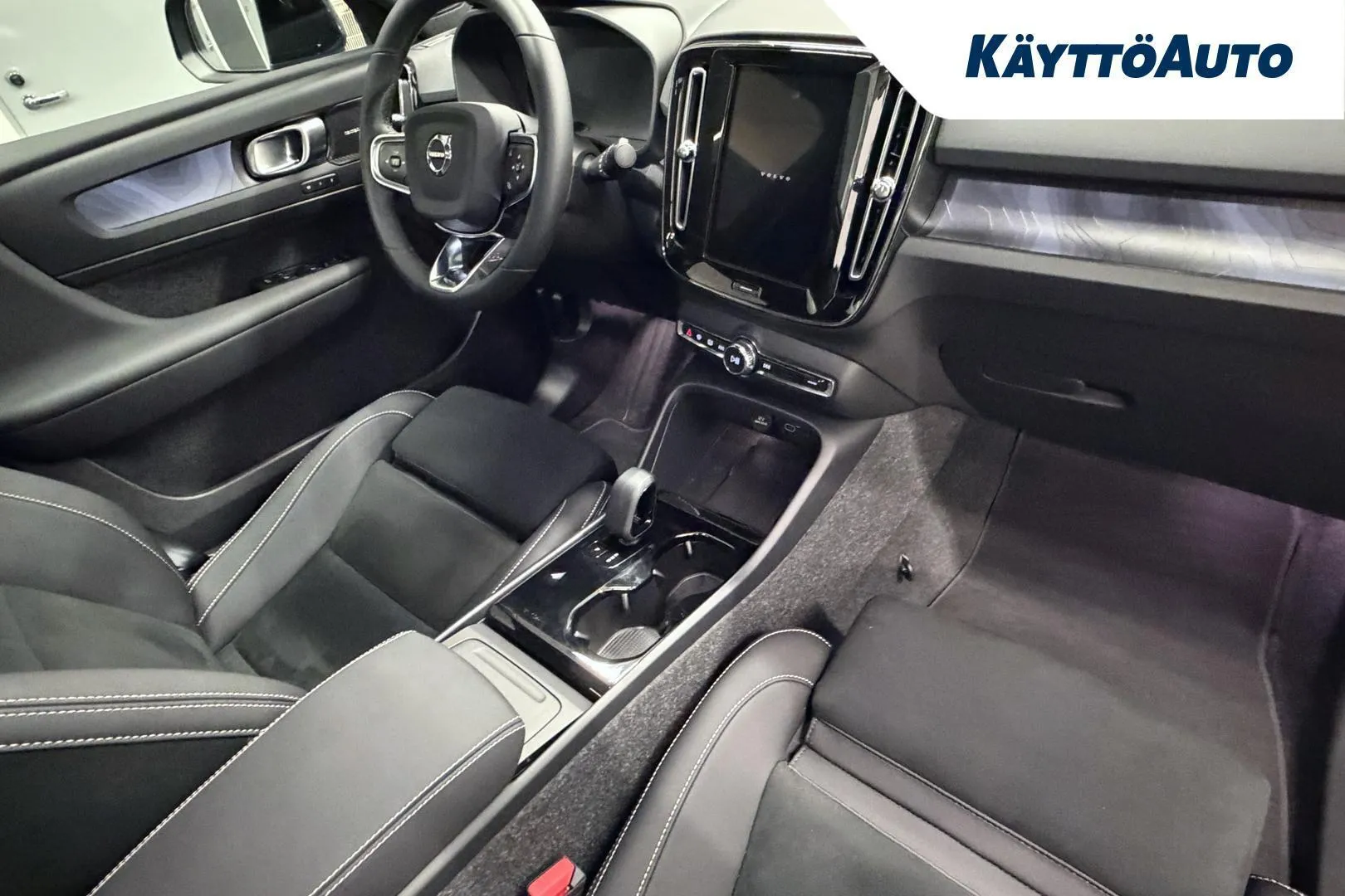 VOLVO EC40 NOH-268 carousel image