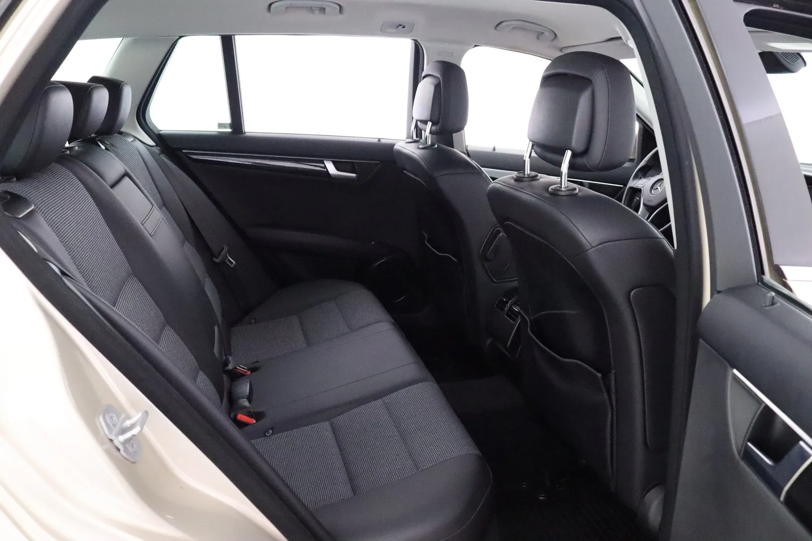 Mercedes-Benz C BXA-590 carousel image