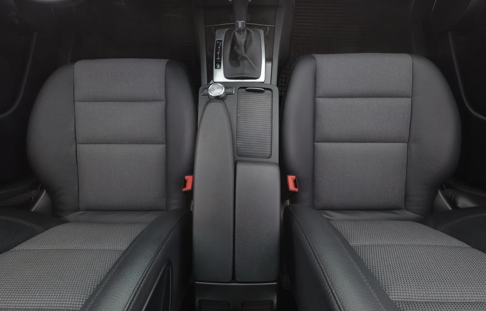 Mercedes-Benz C BXA-590 carousel image