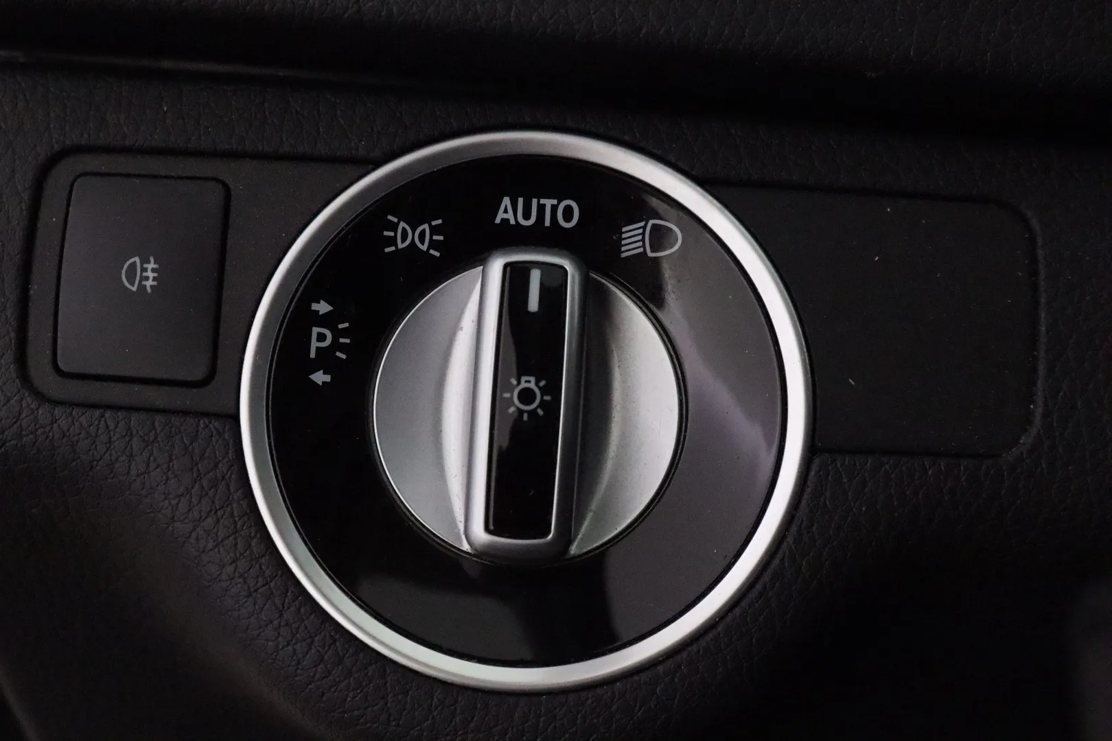 Mercedes-Benz C BXA-590 carousel image