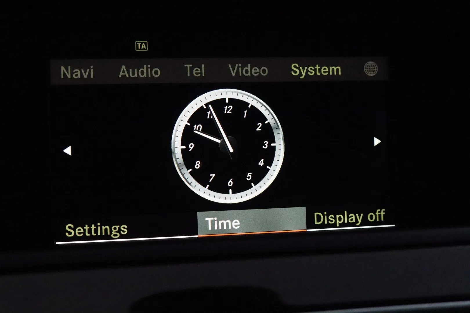 Mercedes-Benz C BXA-590 carousel image