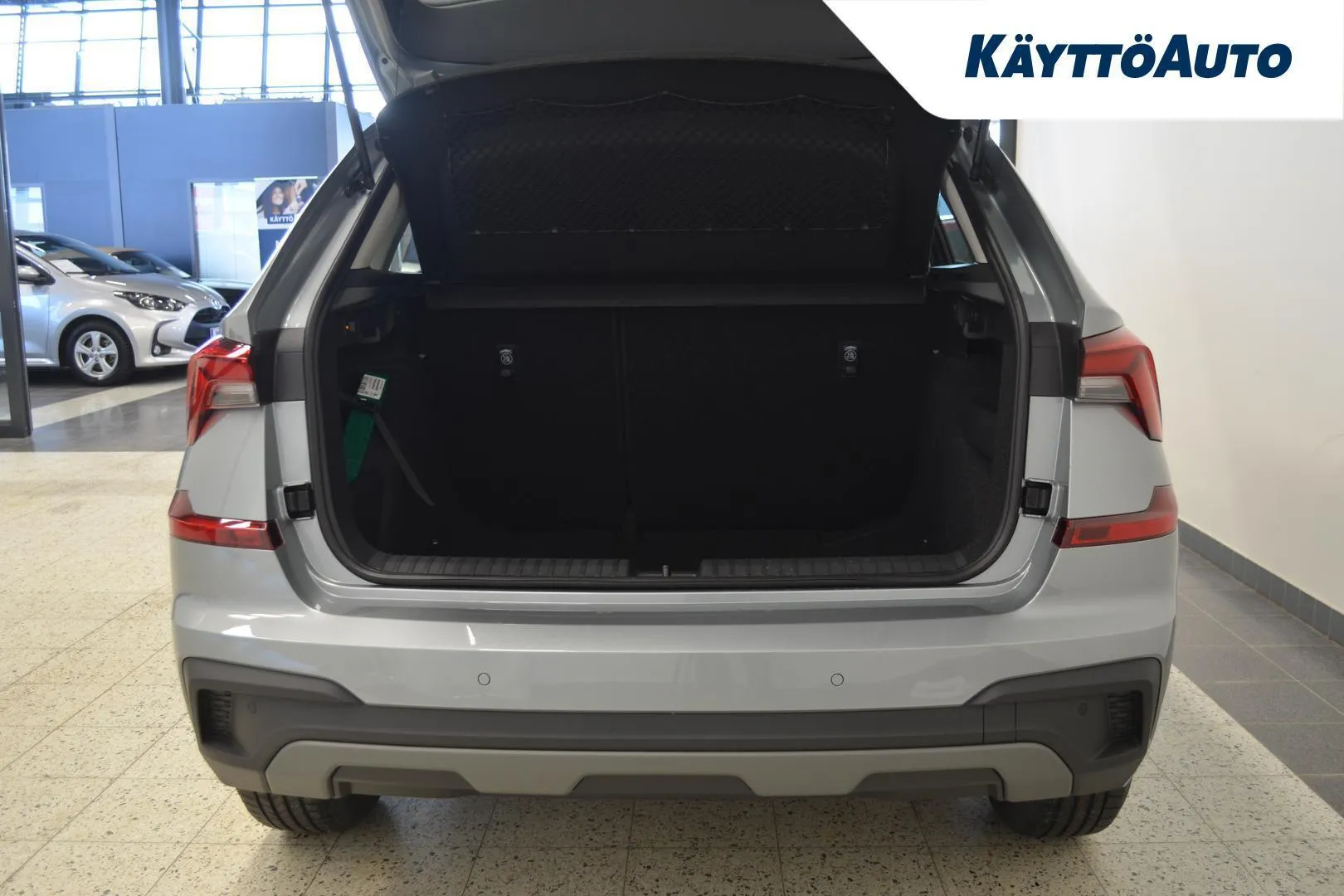 SKODA KAMIQ ZPX-512 carousel image