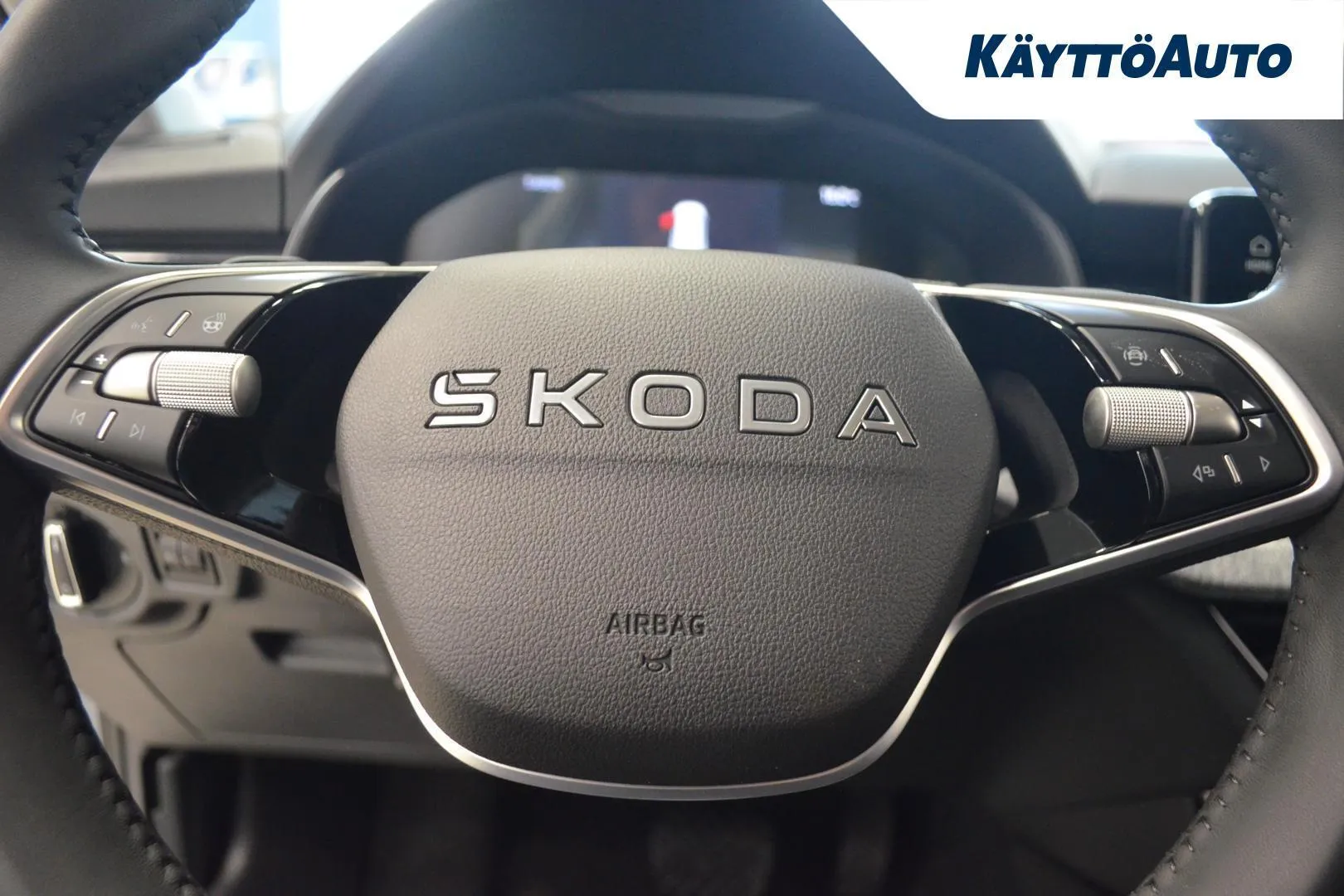 SKODA KAMIQ ZPX-512 carousel image