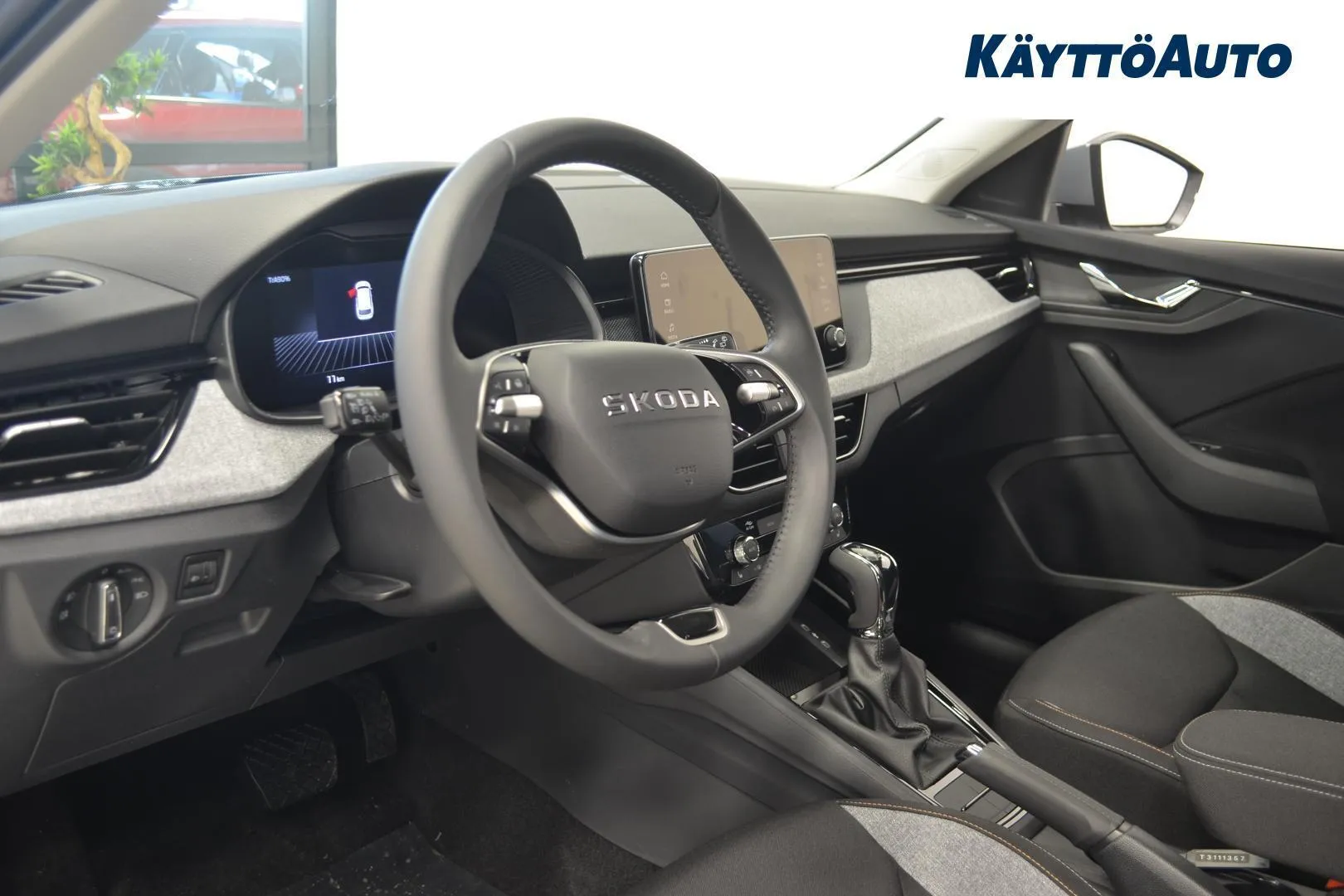 SKODA KAMIQ ZPX-512 carousel image