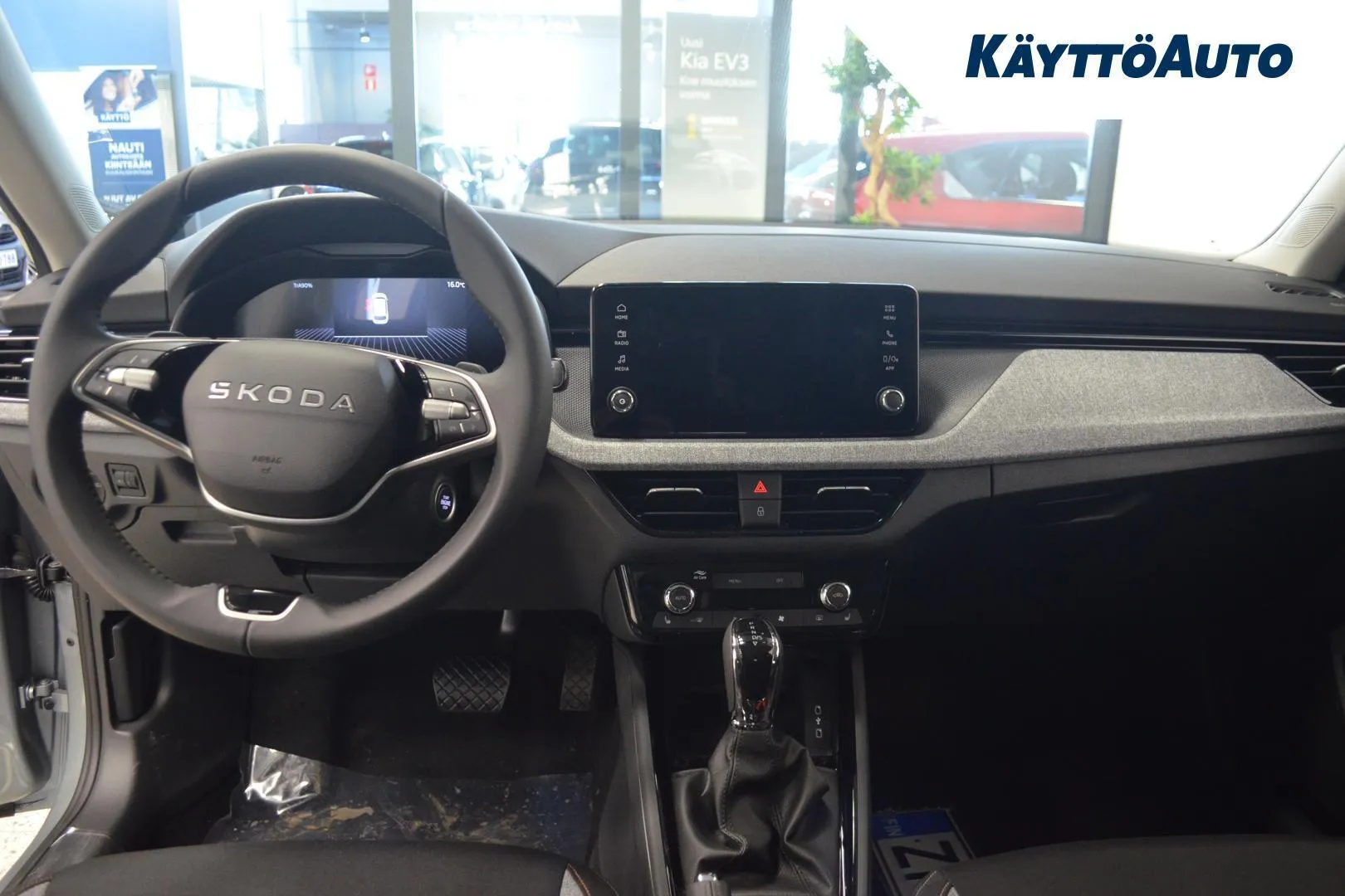 SKODA KAMIQ ZPX-512 carousel image