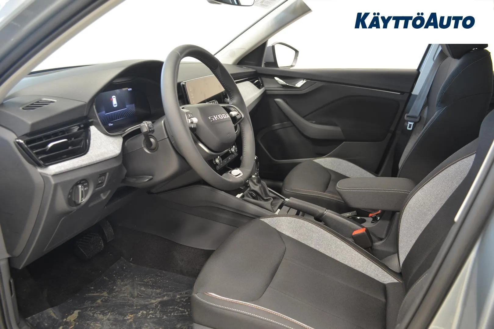 SKODA KAMIQ ZPX-512 carousel image