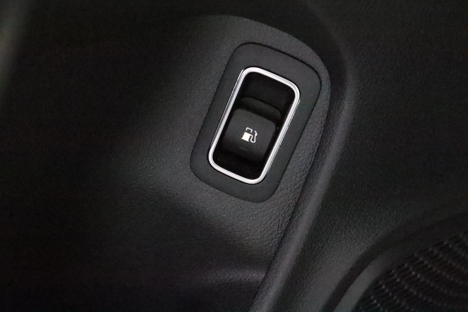 Mercedes-Benz CLA LSO-758 carousel image