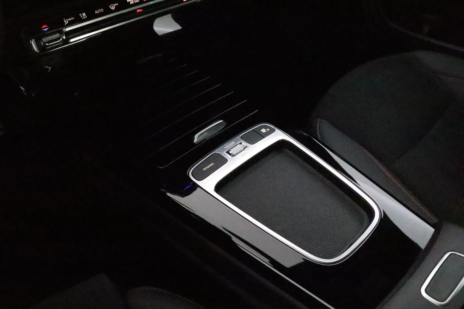 Mercedes-Benz CLA LSO-758 carousel image