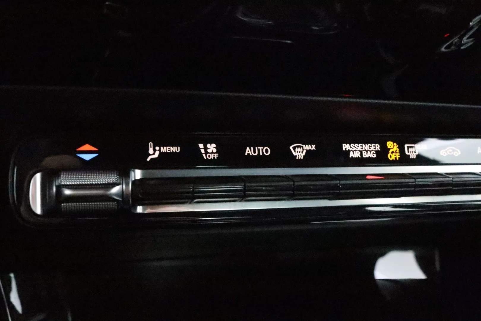 Mercedes-Benz CLA LSO-758 carousel image