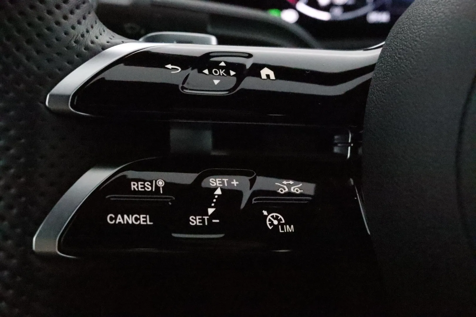 Mercedes-Benz CLA LSO-758 carousel image