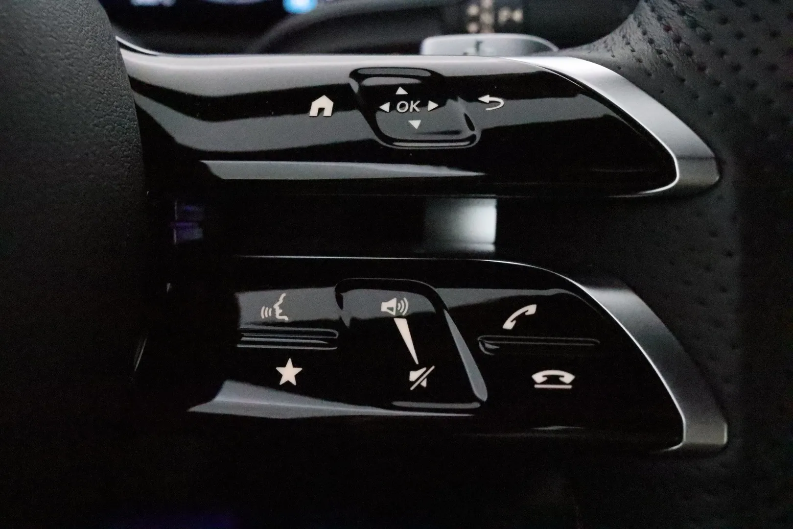 Mercedes-Benz CLA LSO-758 carousel image