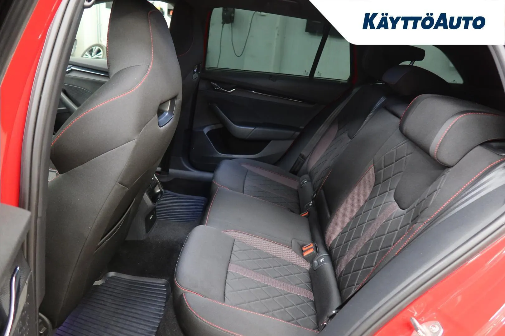 Skoda Octavia KVR-379 carousel image