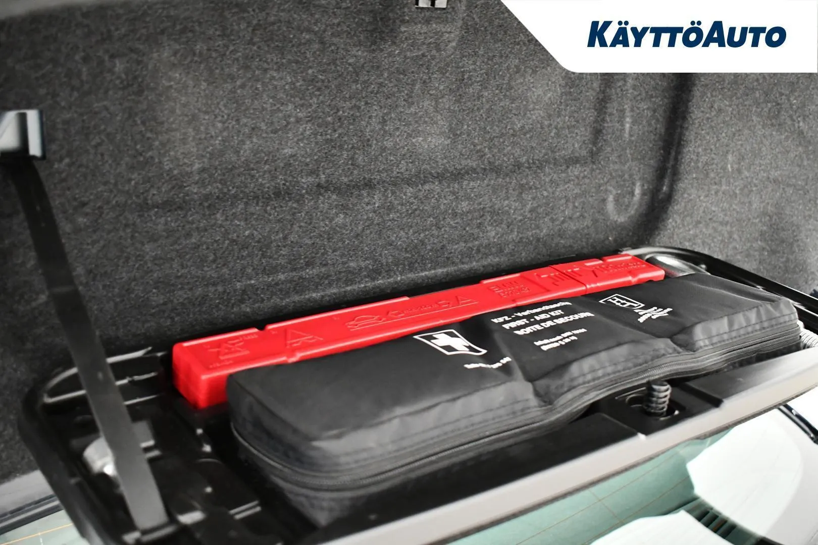 BMW 520 ZKT-718 carousel image