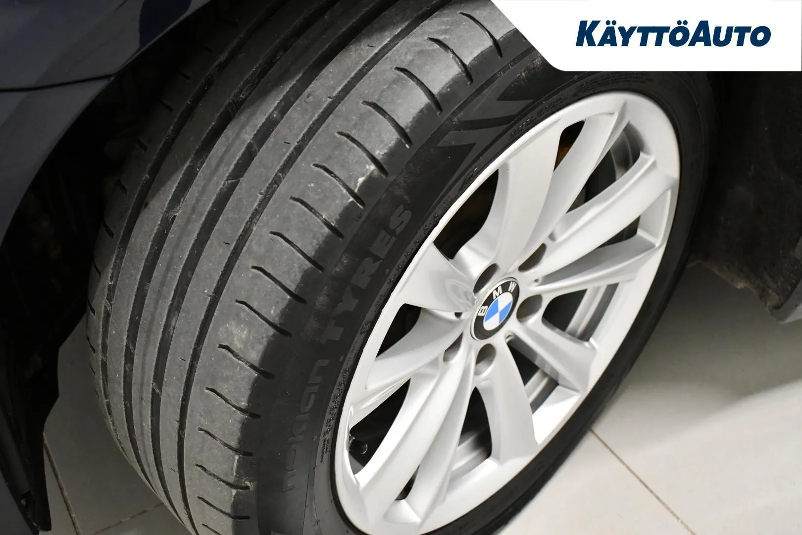 BMW 520 ZKT-718 carousel image