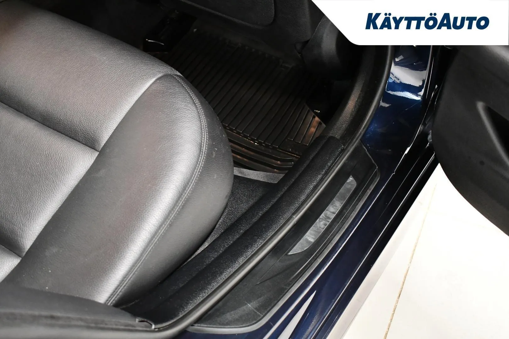 BMW 520 ZKT-718 carousel image