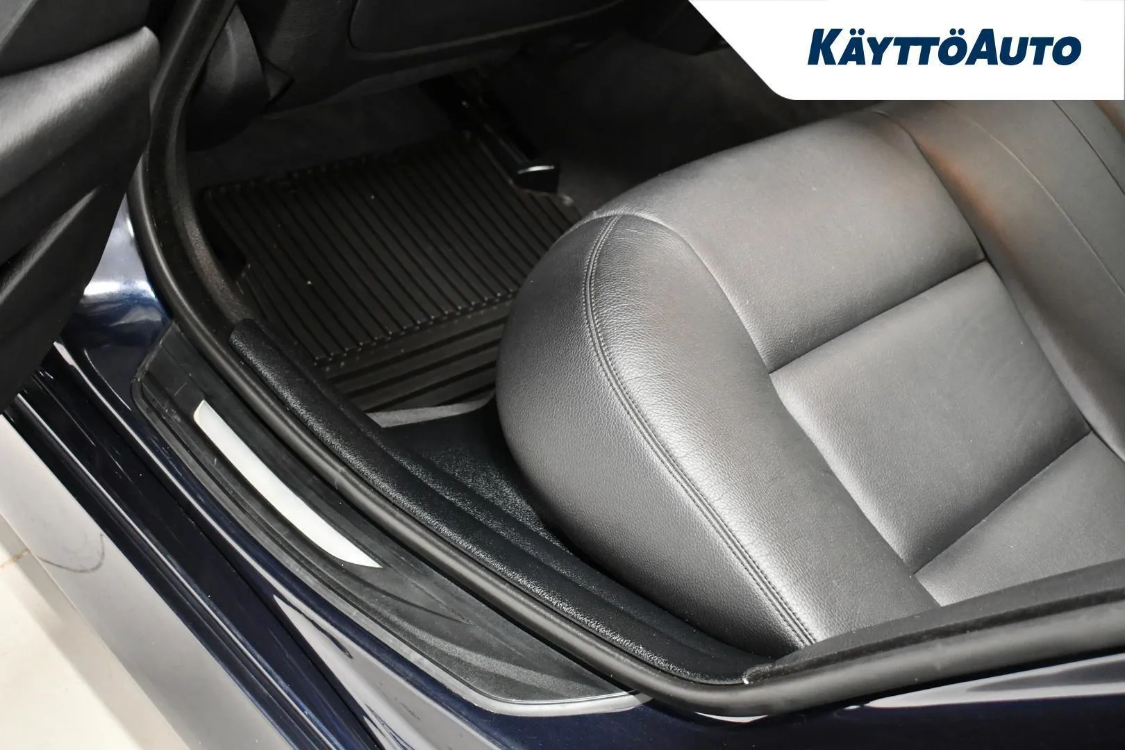 BMW 520 ZKT-718 carousel image