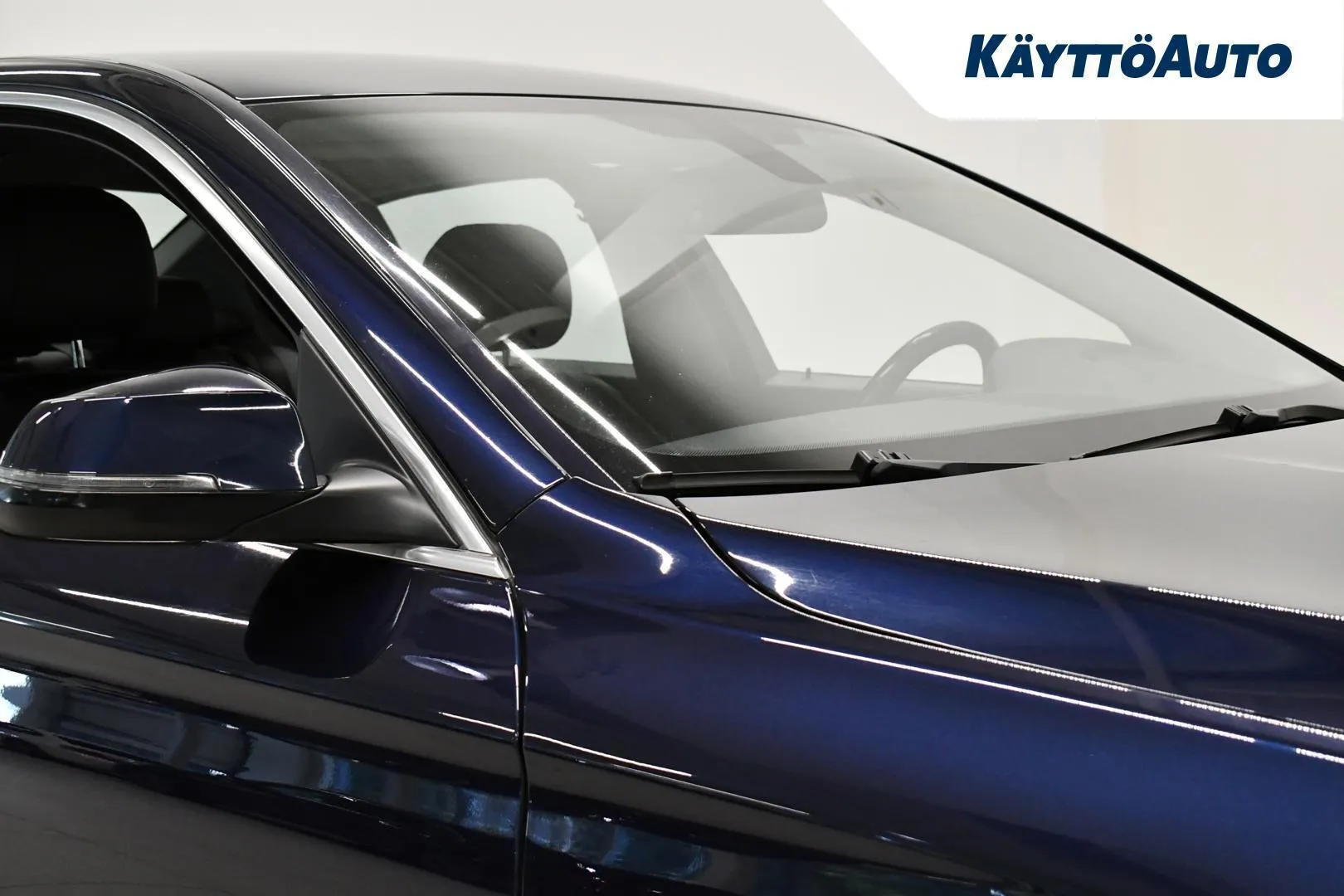 BMW 520 ZKT-718 carousel image