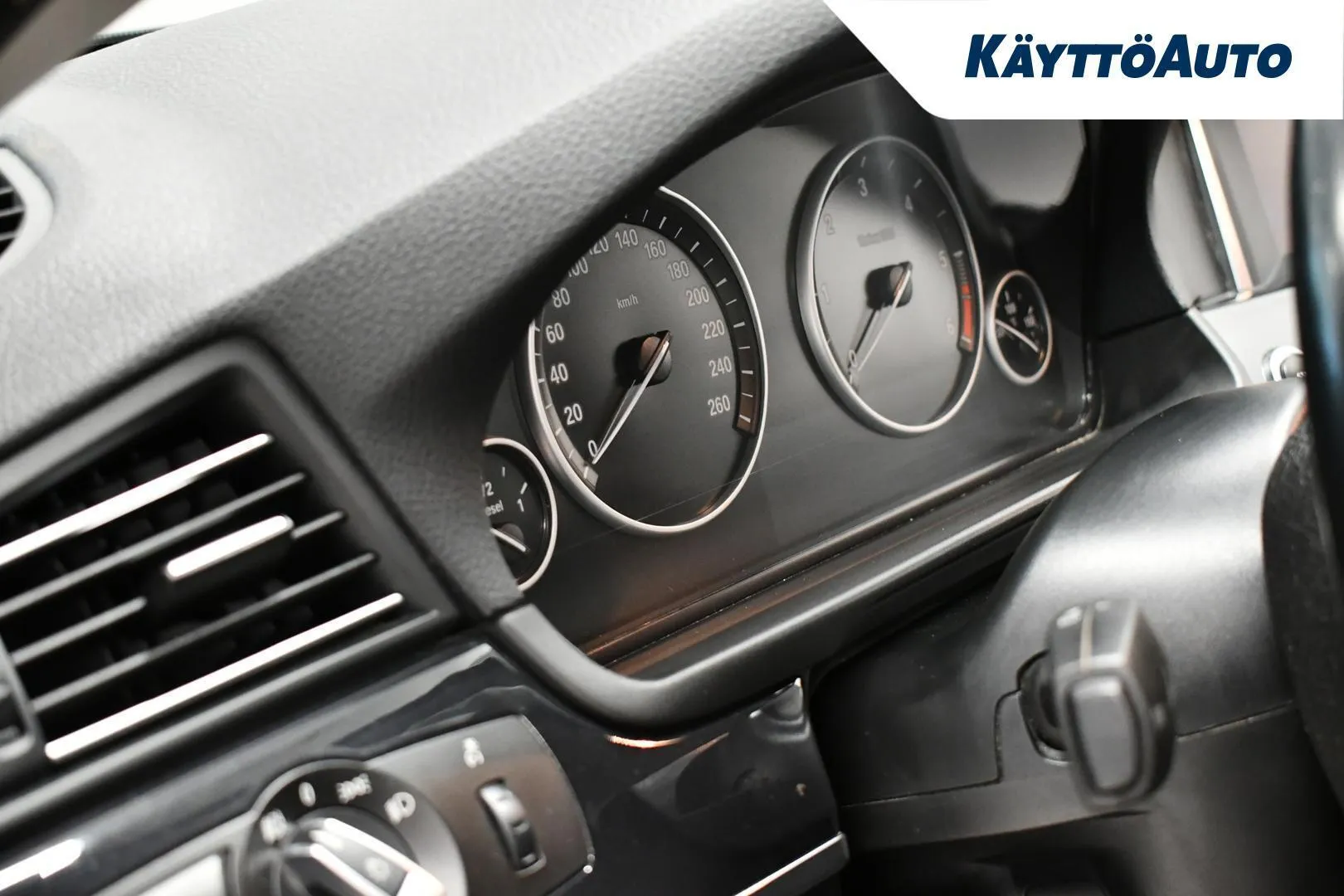 BMW 520 ZKT-718 carousel image