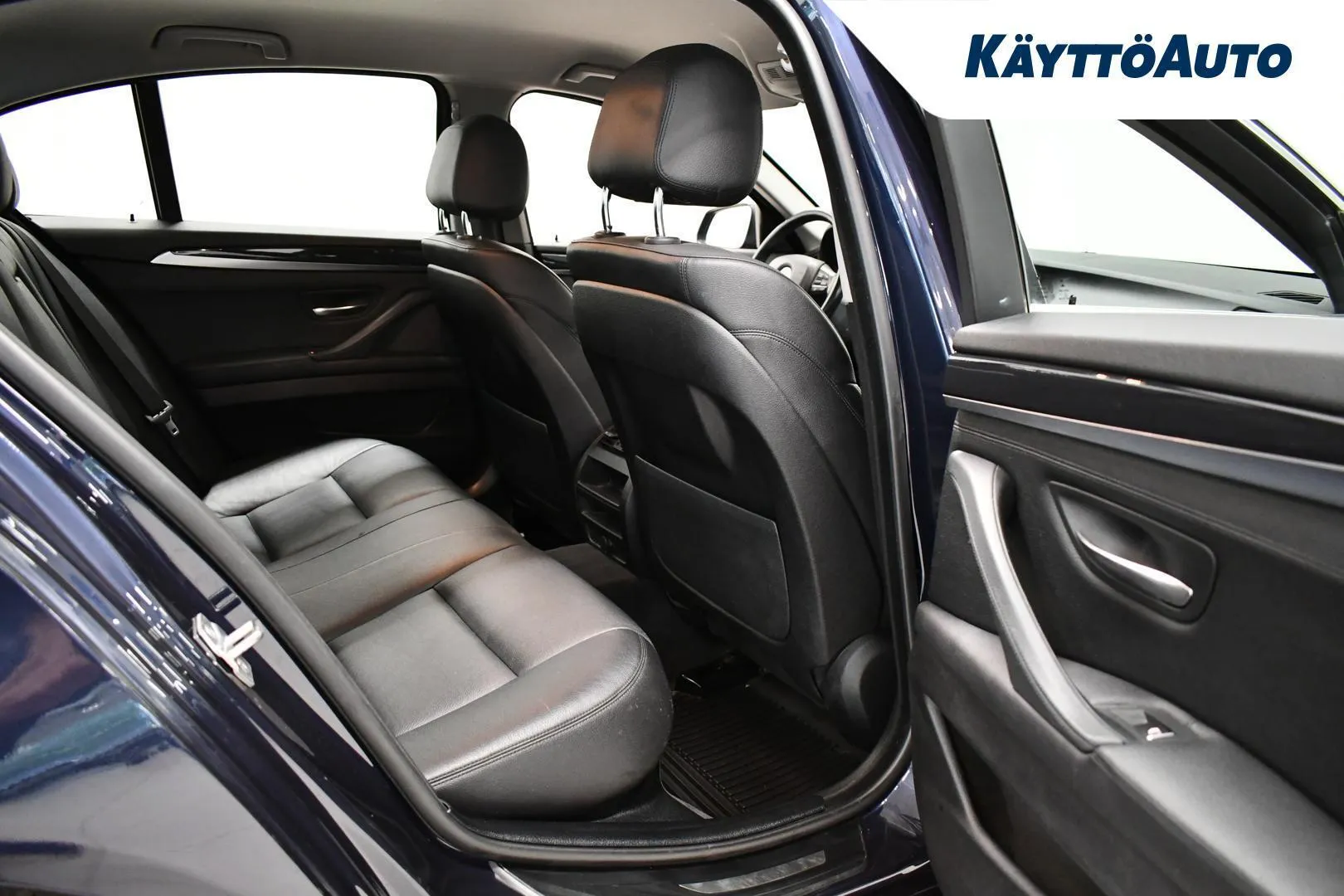 BMW 520 ZKT-718 carousel image