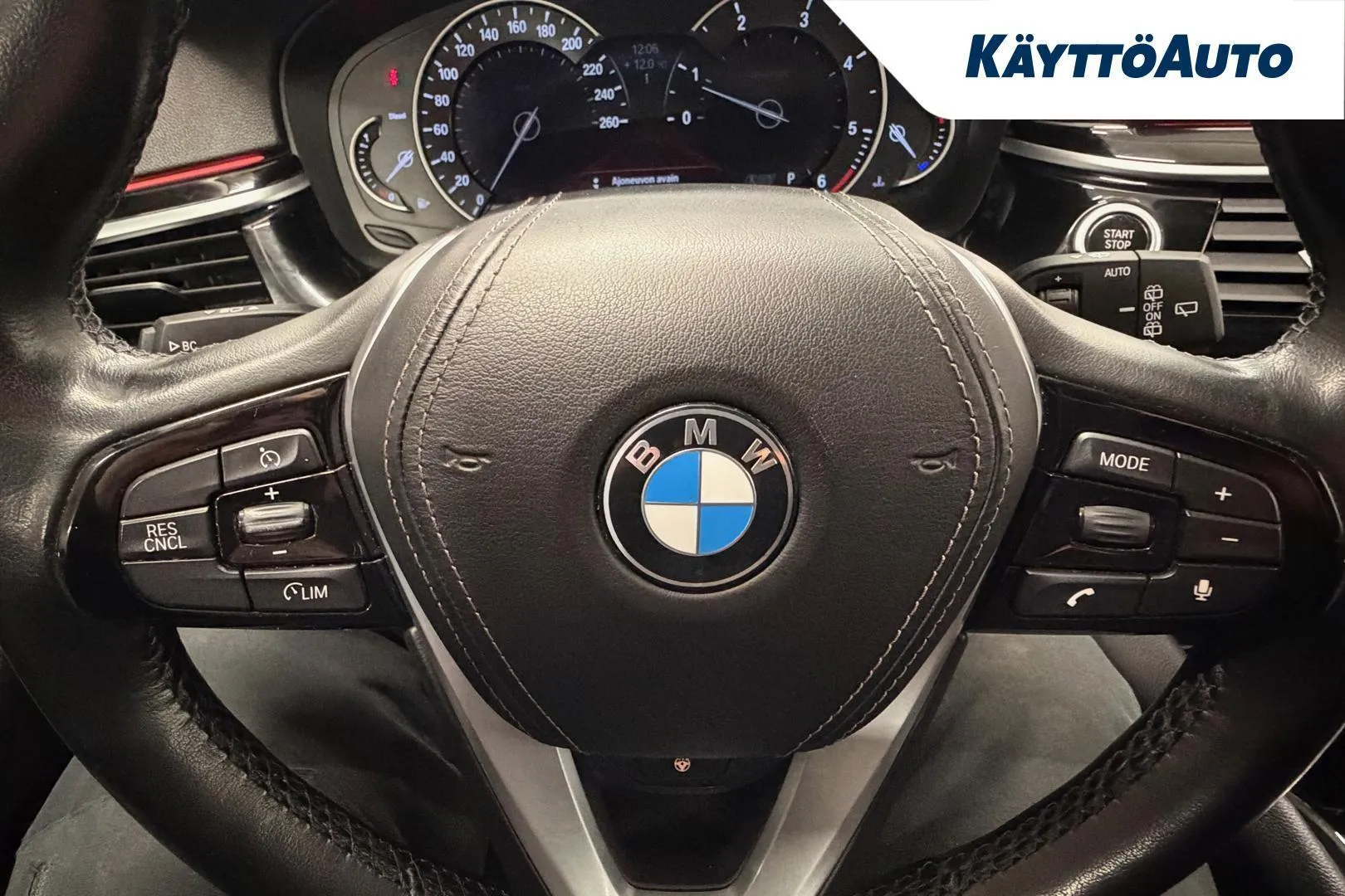 BMW 520 FOU-767 carousel image