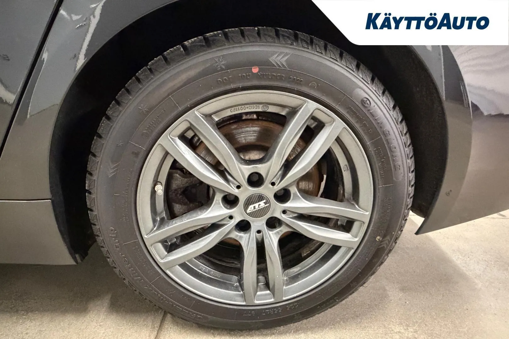 BMW 520 FOU-767 carousel image