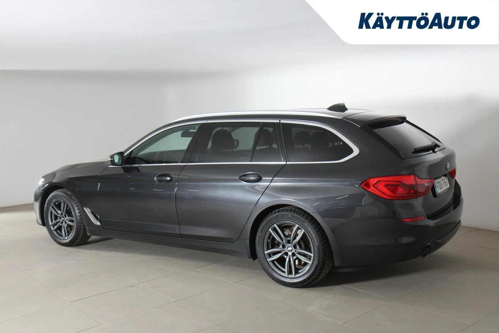 BMW 520 FOU-767 carousel image