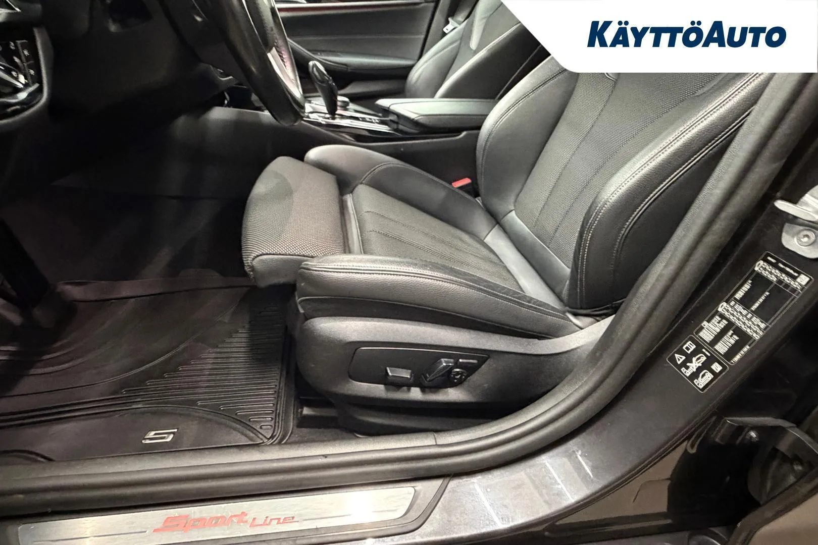 BMW 520 FOU-767 carousel image