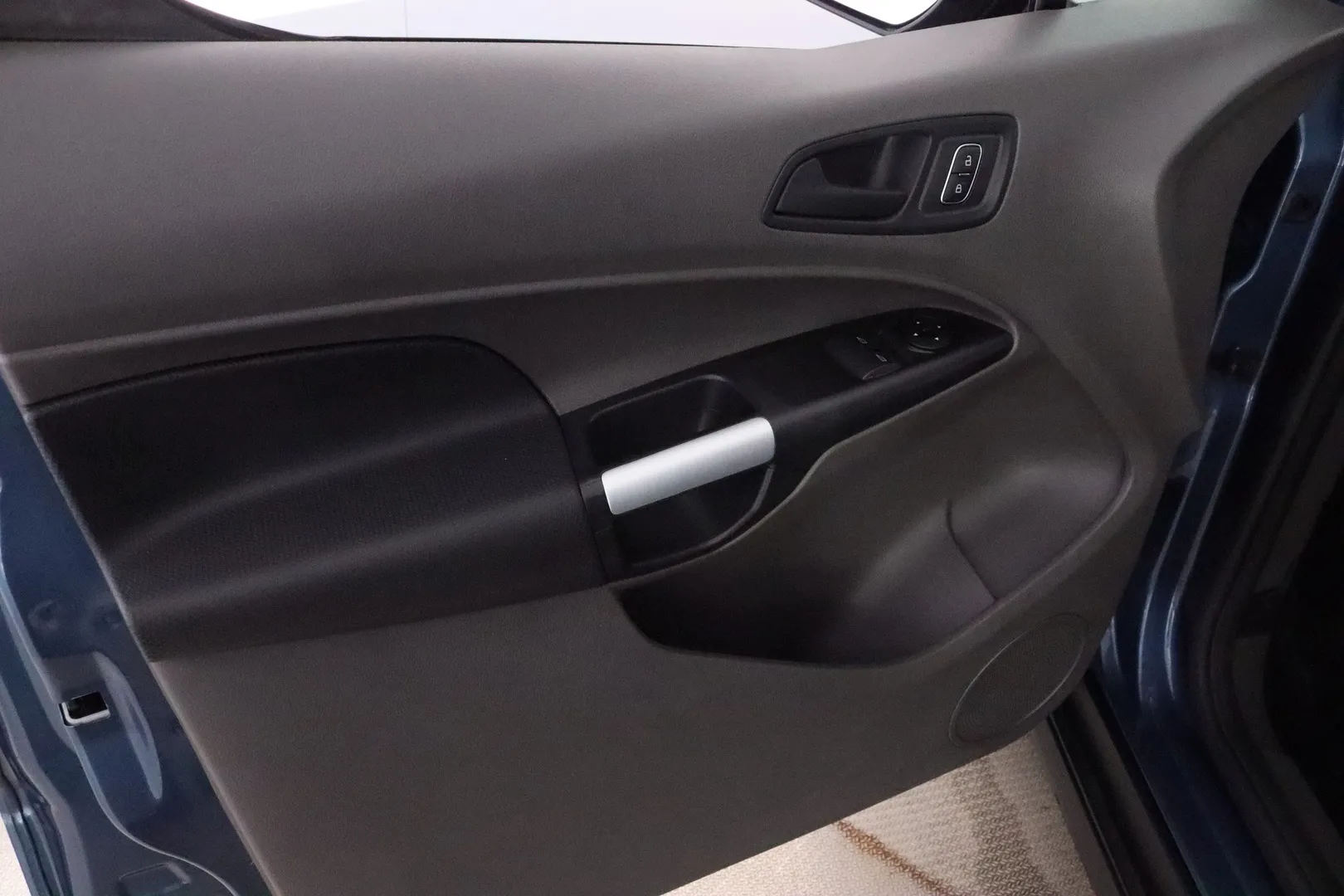 Ford Transit Connect FSN-421 carousel image