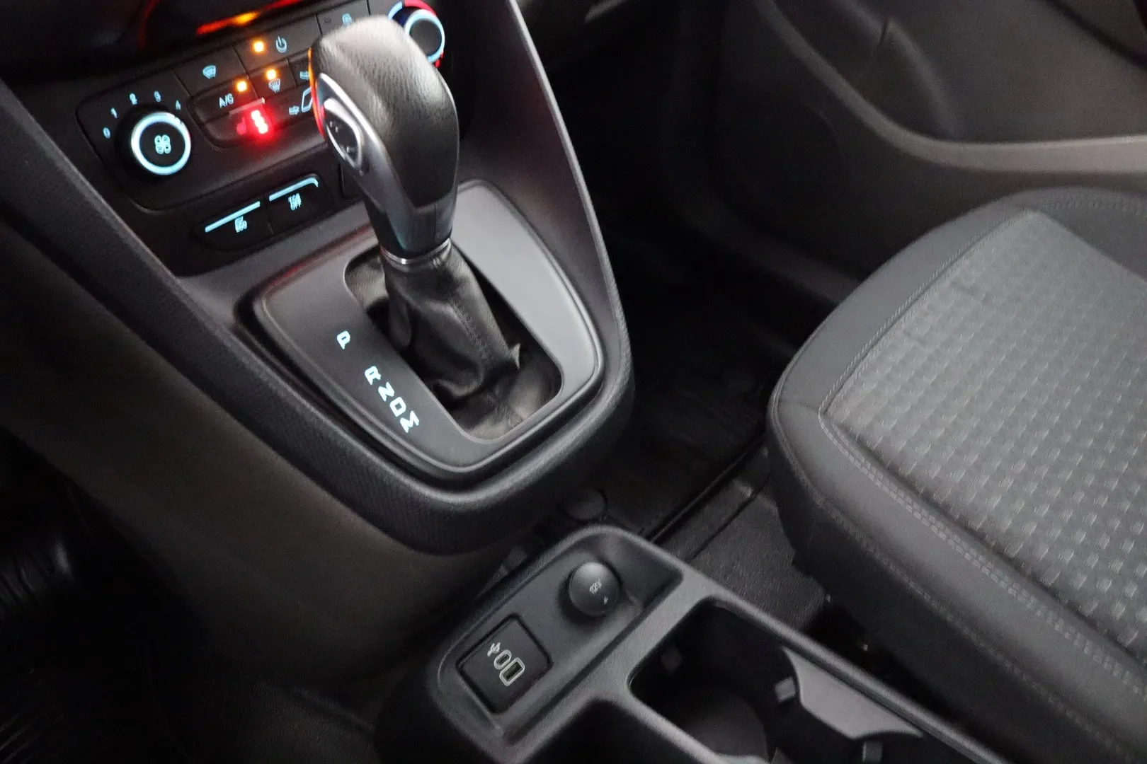 Ford Transit Connect FSN-421 carousel image