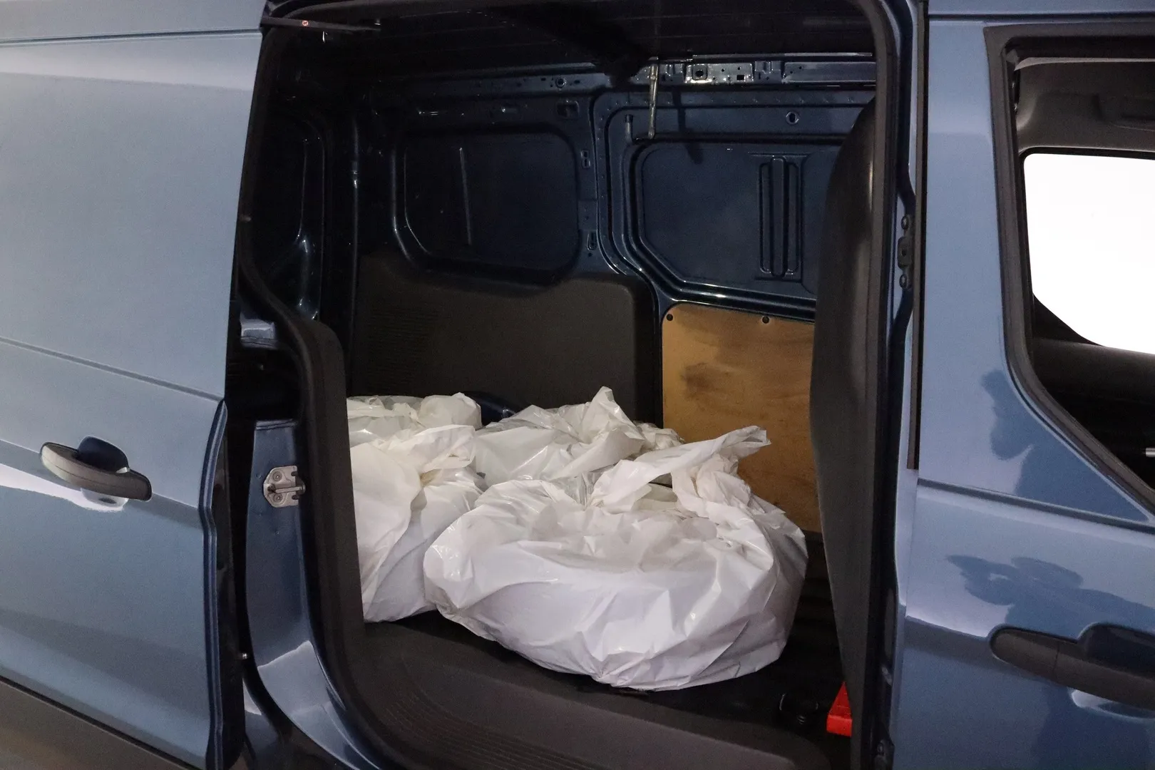 Ford Transit Connect FSN-421 carousel image