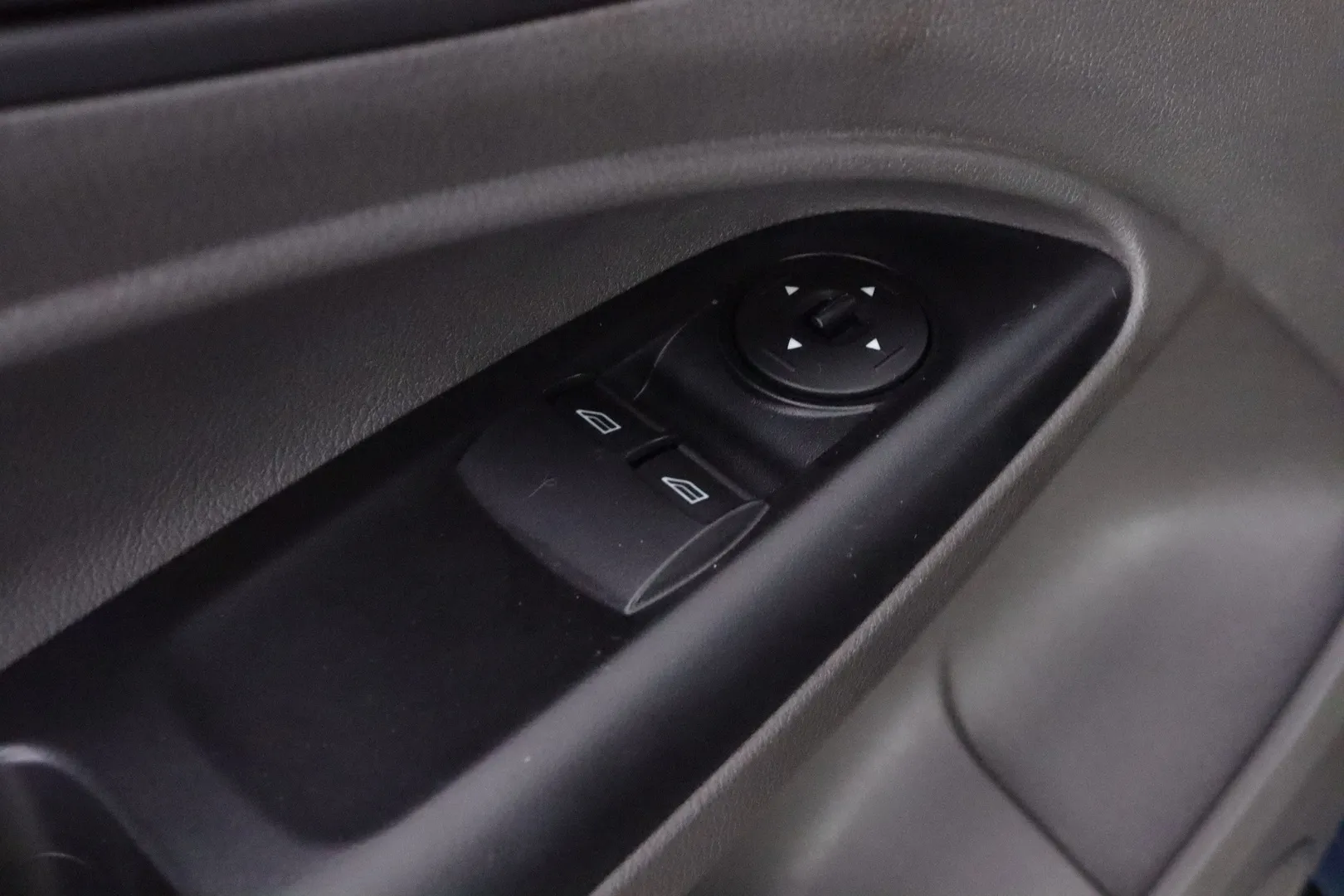 Ford Transit Connect FSN-421 carousel image