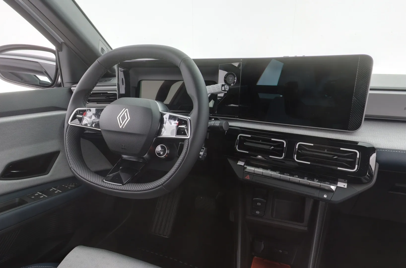 Renault 5 XTT-525 carousel image