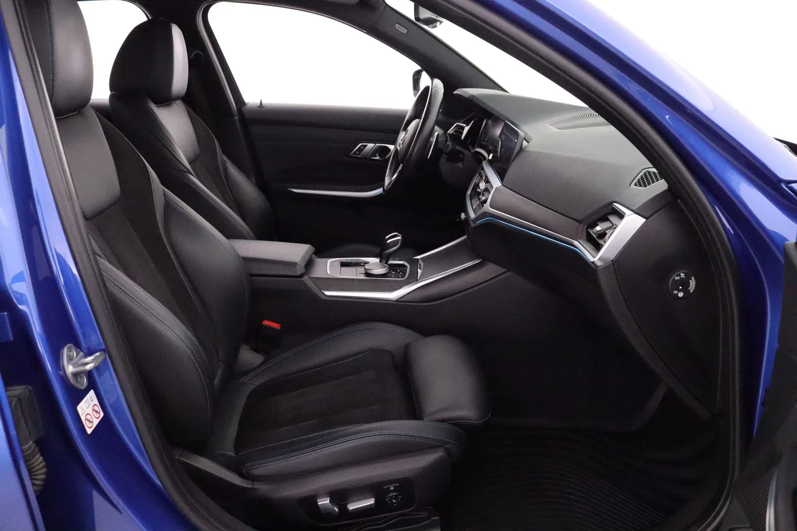 BMW 330 NMZ-600 carousel image