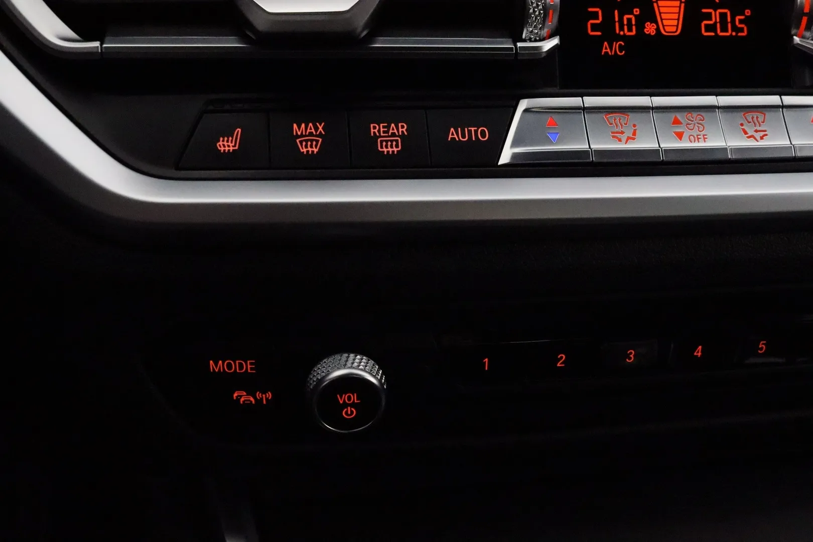 BMW 330 NMZ-600 carousel image