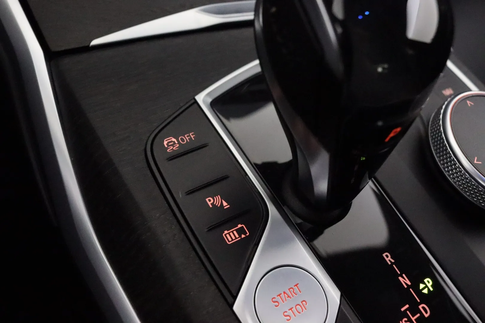 BMW 330 NMZ-600 carousel image