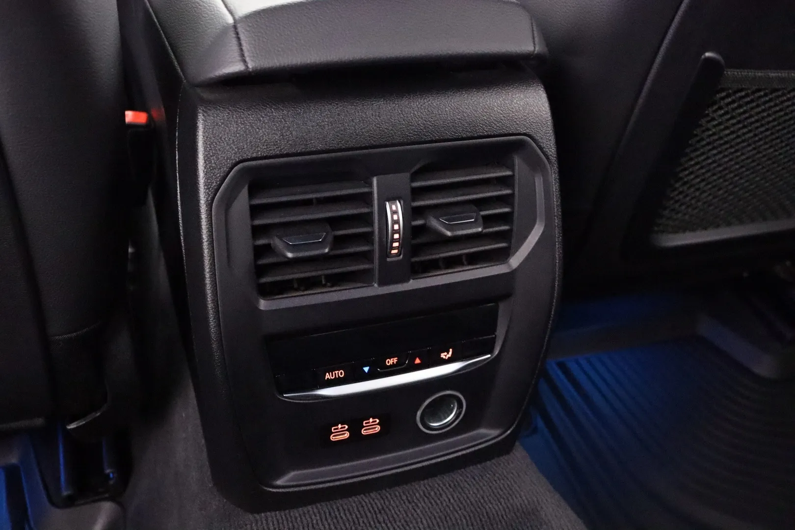 BMW 330 NMZ-600 carousel image