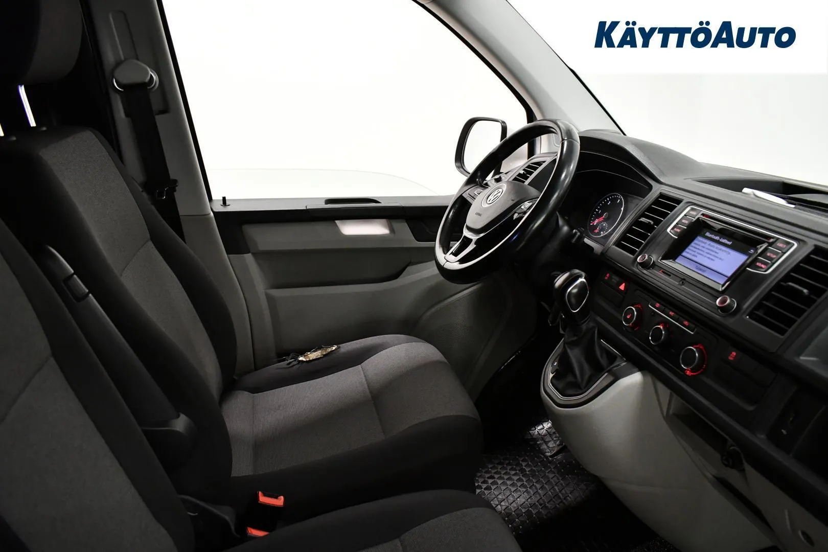 Volkswagen Transporter YLE-110 carousel image