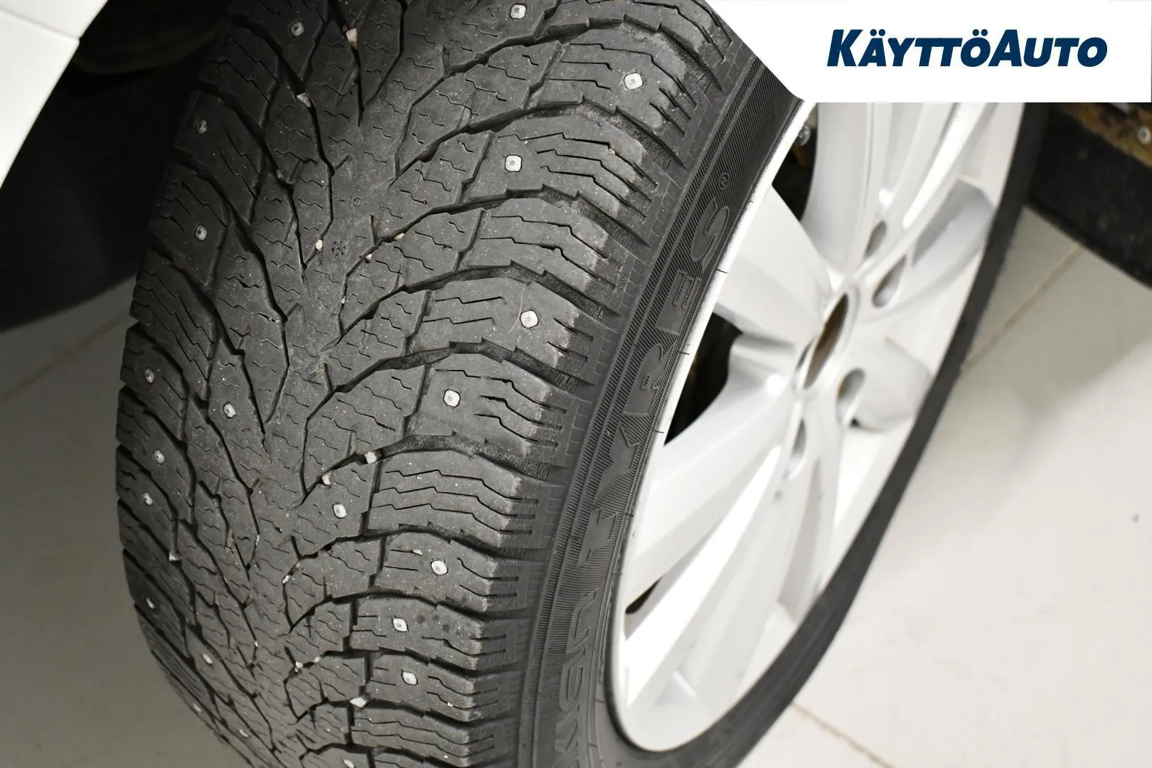 Volkswagen Transporter YLE-110 carousel image