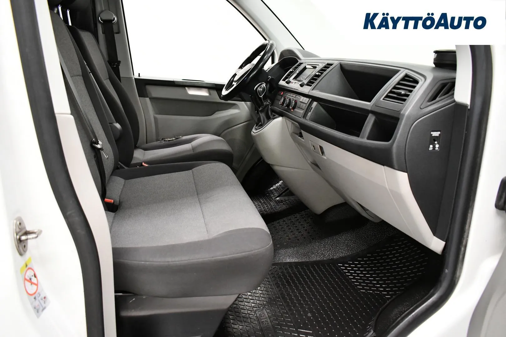 Volkswagen Transporter YLE-110 carousel image