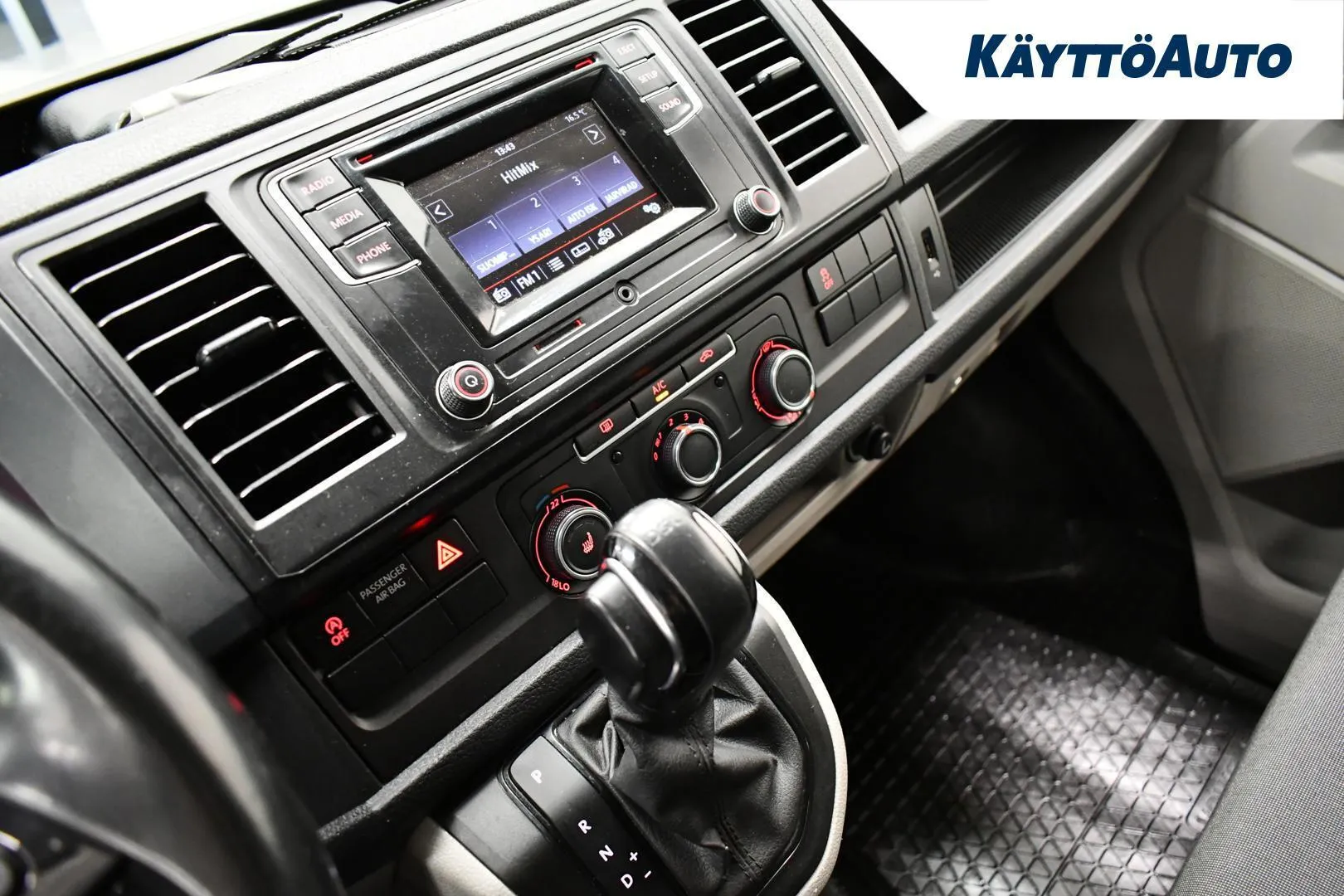 Volkswagen Transporter YLE-110 carousel image