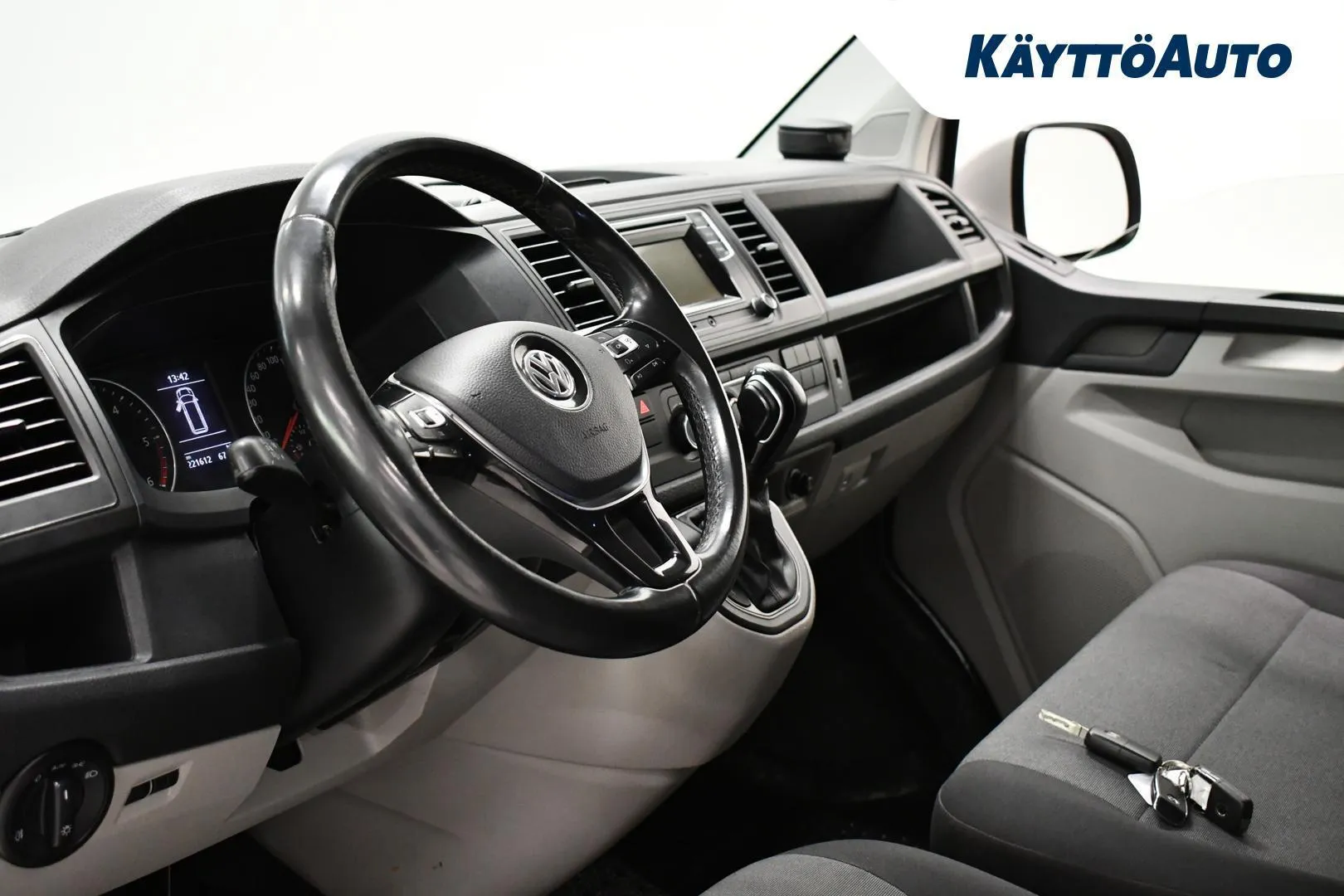 Volkswagen Transporter YLE-110 carousel image