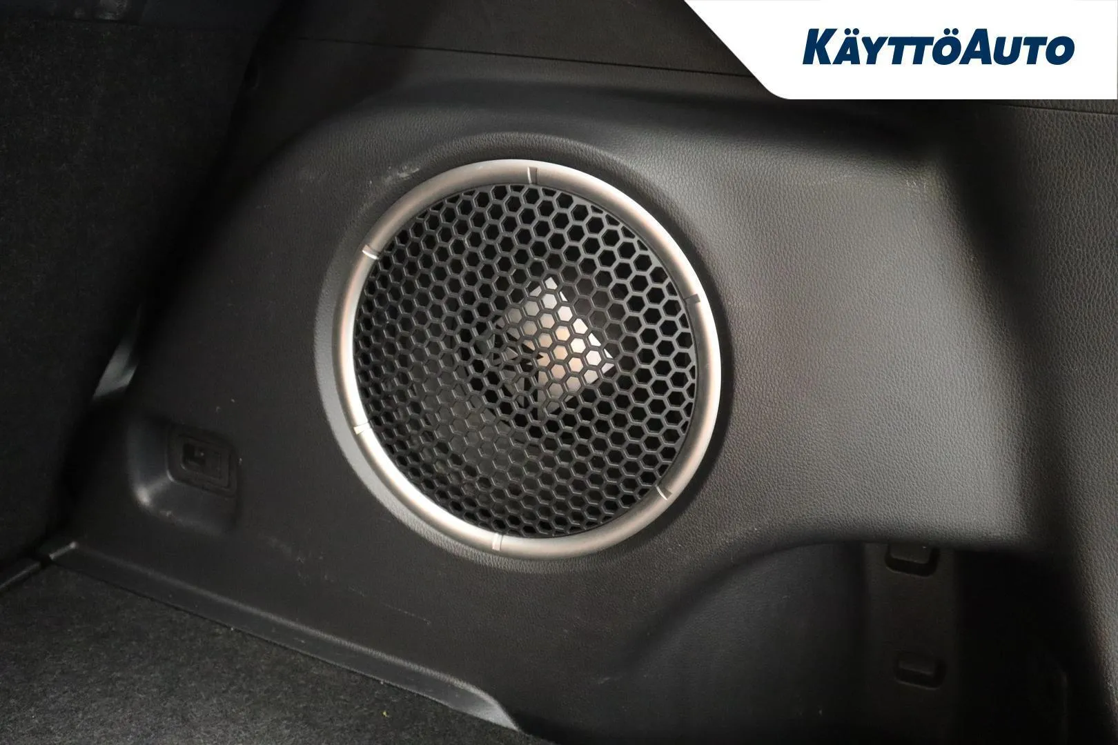 Mitsubishi Eclipse Cross OXS-963 carousel image