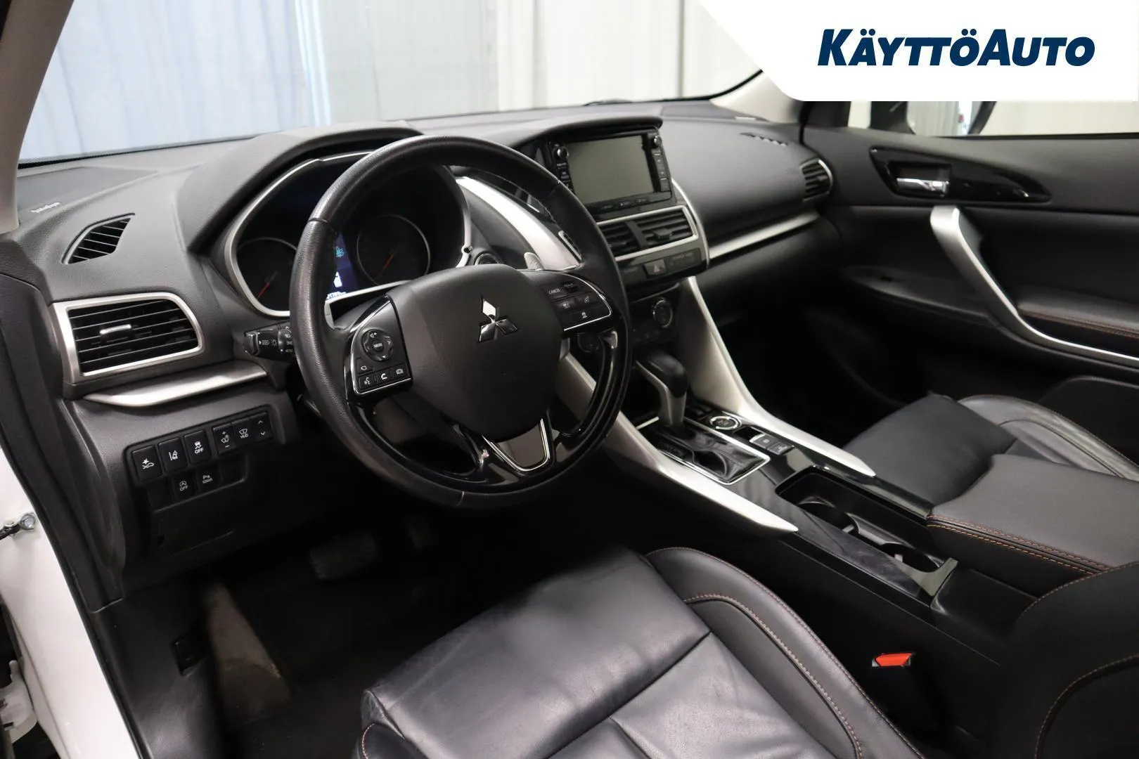 Mitsubishi Eclipse Cross OXS-963 carousel image