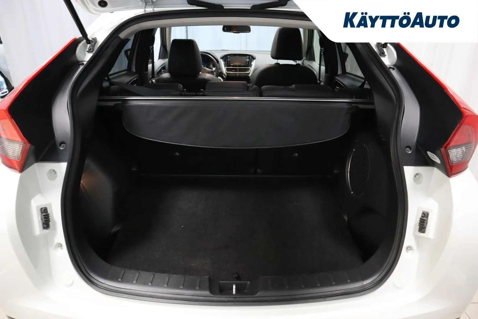 Mitsubishi Eclipse Cross OXS-963 carousel image